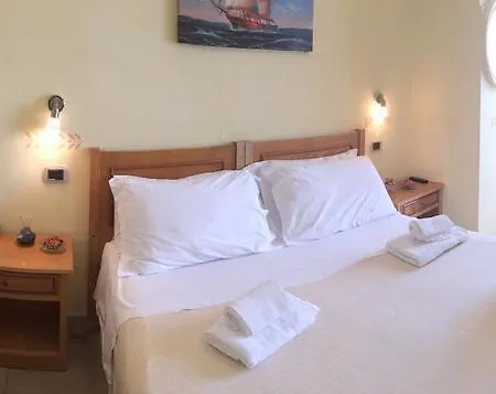 Hotel Laura 3*